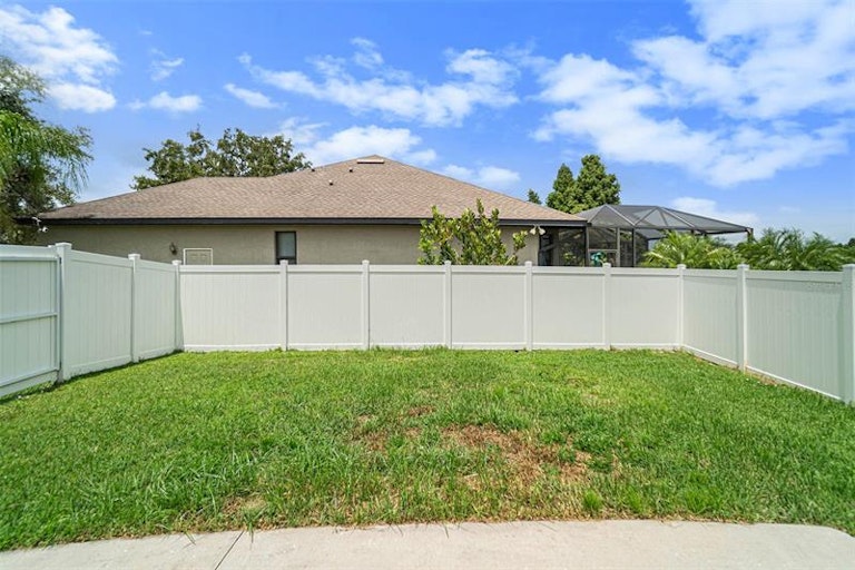 Photo 14 of 14 - 2220 50th Street Cir E, Palmetto, FL 34221