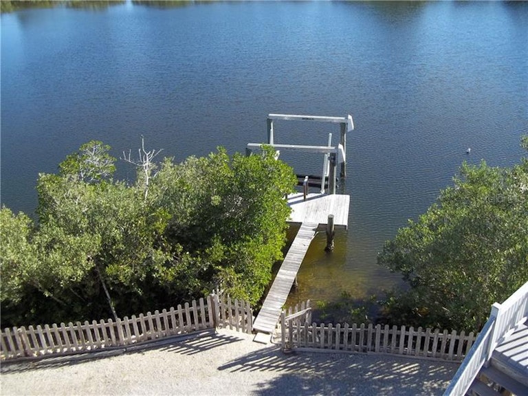 Photo 11 of 25 - 6809 Driftwood Dr, Hudson, FL 34667
