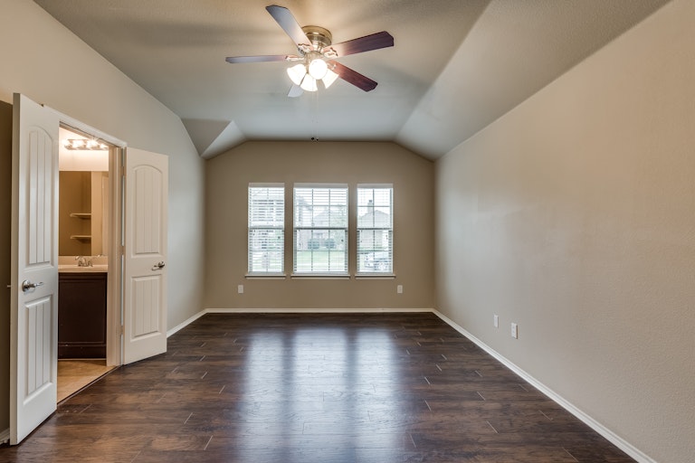 Photo 13 of 25 - 1308 Land Oak Rd, Royse City, TX 75189