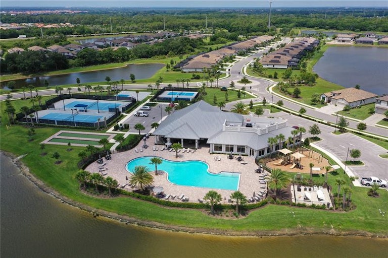 Photo 39 of 53 - 17912 Polo Trl, Bradenton, FL 34211