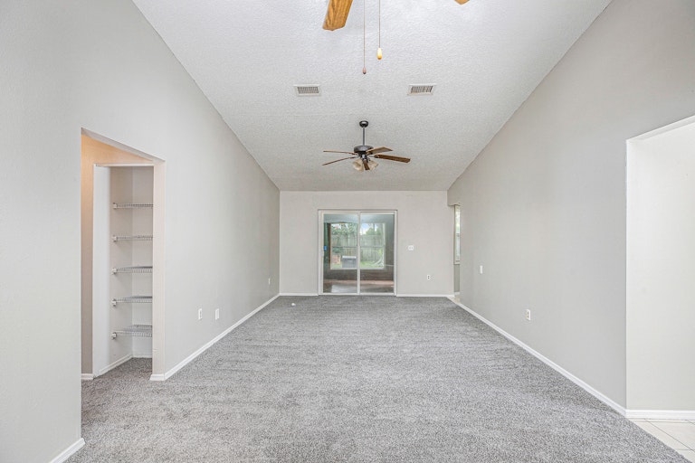 Photo 12 of 18 - 3139 Bordeaux Ln, Clearwater, FL 33759