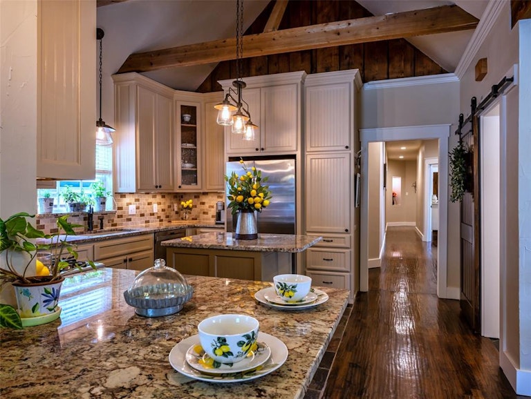 Photo 11 of 28 - 508 St Marys St, Rockwall, TX 75087