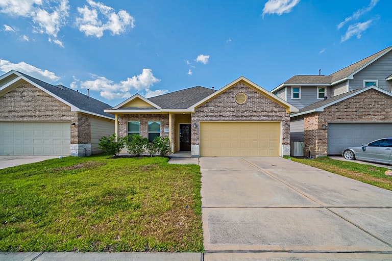 Photo 1 of 26 - 7235 Foxmoor Lake Ct, Humble, TX 77338