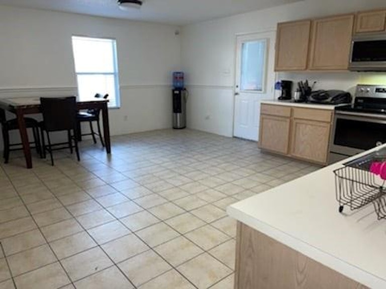 Photo 8 of 33 - 4220 Boxwood Dr, Balch Springs, TX 75180