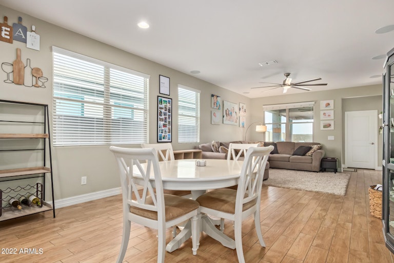 Photo 10 of 35 - 3015 W Laredo Ln, Phoenix, AZ 85085