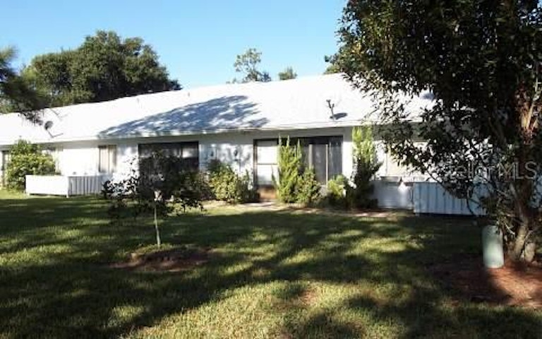 Photo 4 of 4 - 54 Kings Colony Ct, Palm Coast, FL 32137