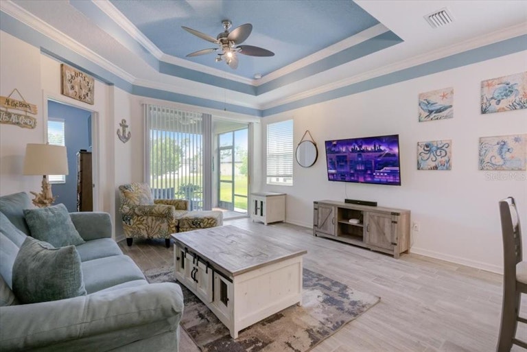 Photo 12 of 38 - 6026 Amberly Dr, Bradenton, FL 34208