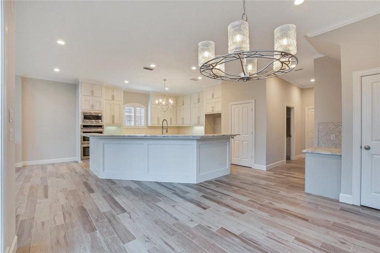 Photo 8 of 46 - 58 Glentrace Cir, Spring, TX 77382