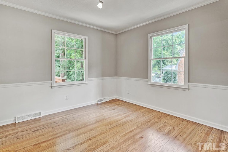 Photo 8 of 29 - 4700 Winterlochen Rd, Raleigh, NC 27603
