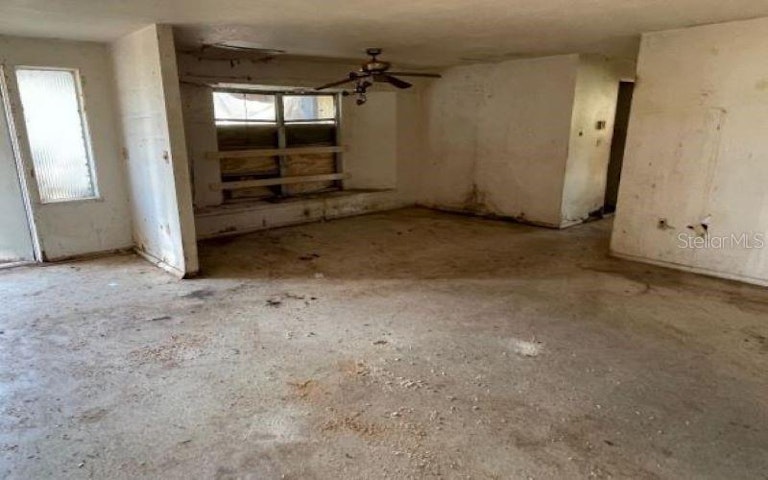 Photo 4 of 8 - 110 Gulf Breeze Blvd, Venice, FL 34293