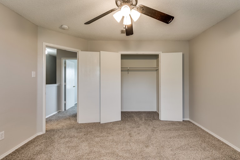 Photo 26 of 31 - 1312 Rambling Brook Trl, Denton, TX 76210