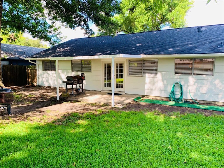 Photo 19 of 19 - 909 Mark St, Deer Park, TX 77536