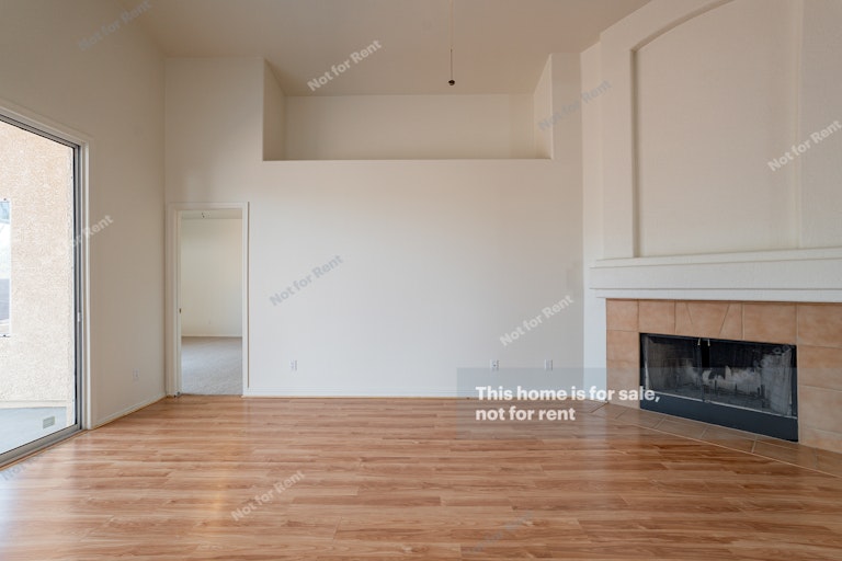 Photo 3 of 29 - 10040 E English Woods Rd, Tucson, AZ 85748