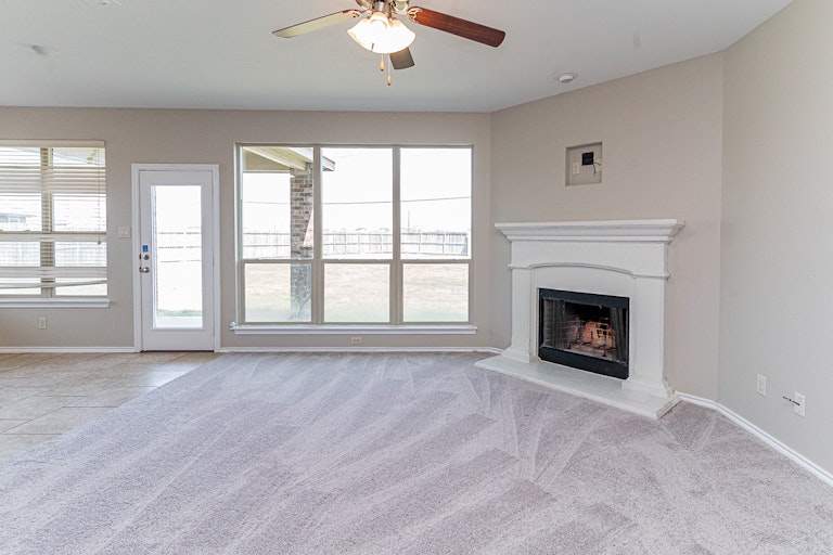 Photo 12 of 29 - 11112 Dunlavin Ct, Haslet, TX 76052