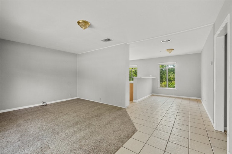 Photo 6 of 22 - 7607 Creston Ln, Austin, TX 78752