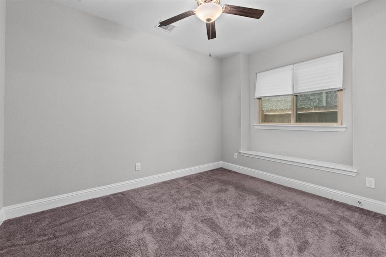 Photo 33 of 38 - 5922 Arcola Meadow Ct, Houston, TX 77059