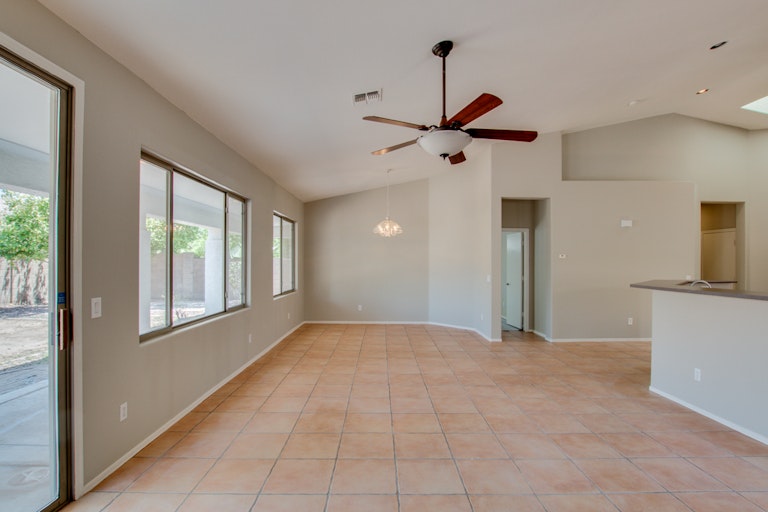 Photo 9 of 32 - 991 N Buckaroo Ln, Gilbert, AZ 85234