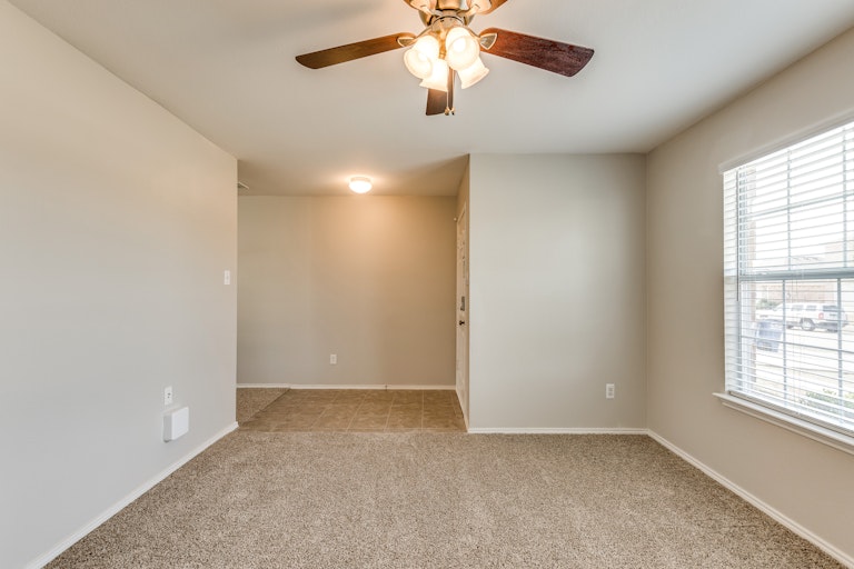 Photo 11 of 29 - 613 Overton Dr, Wylie, TX 75098