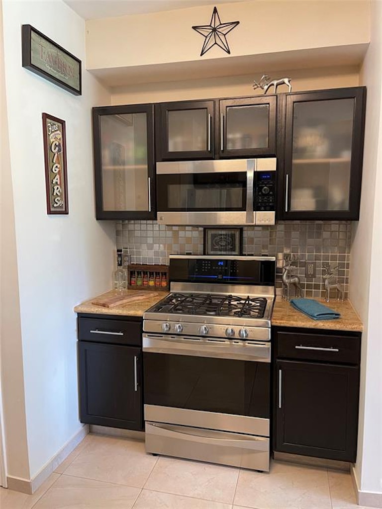 Photo 11 of 23 - 13811 River Keg Dr, Houston, TX 77083