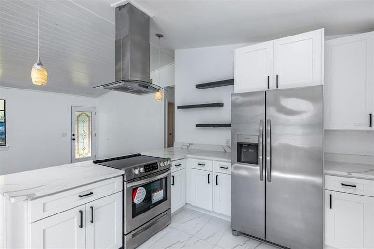 Photo 2 of 28 - 10017 Parsons St, Tampa, FL 33615