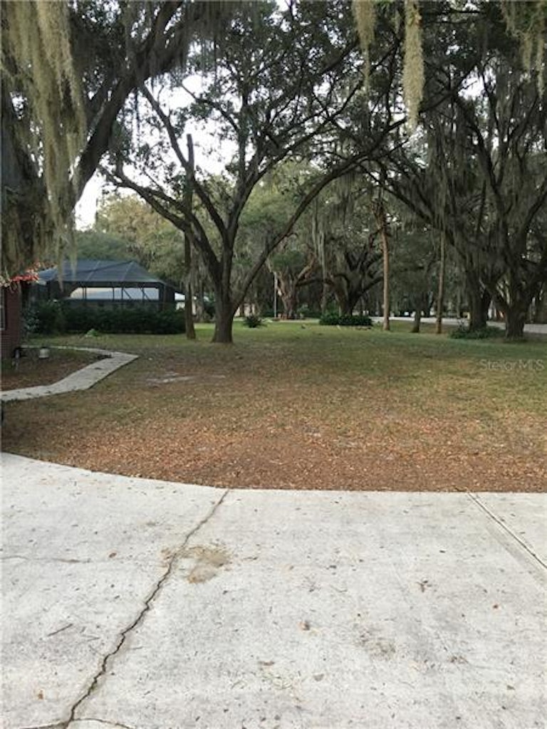 Photo 3 of 22 - 6111 Yates Rd, Lakeland, FL 33811