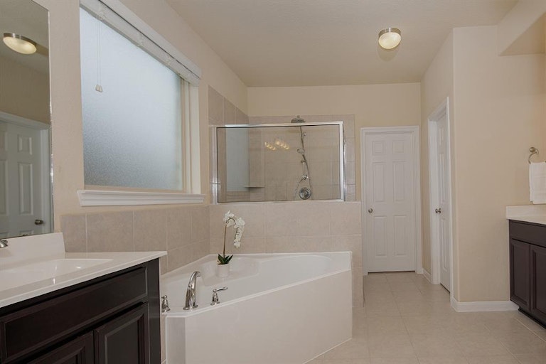 Photo 15 of 29 - 3851 Supremes Trl, Spring, TX 77386