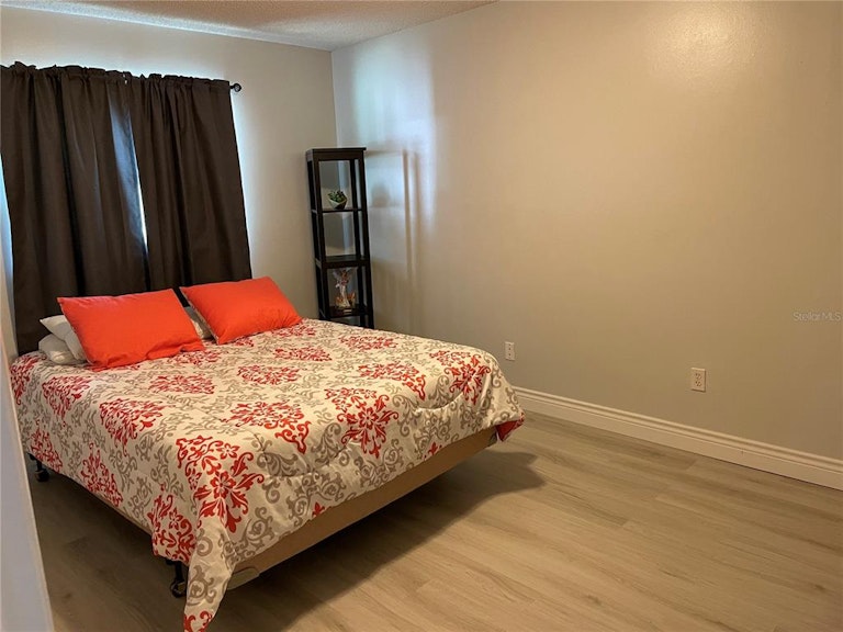 Photo 23 of 45 - 1306 Village Ct, Brandon, FL 33511
