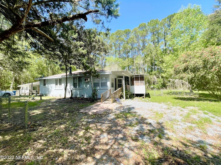 Photo 2 of 48 - 1964 New Berlin Rd, Jacksonville, FL 32218