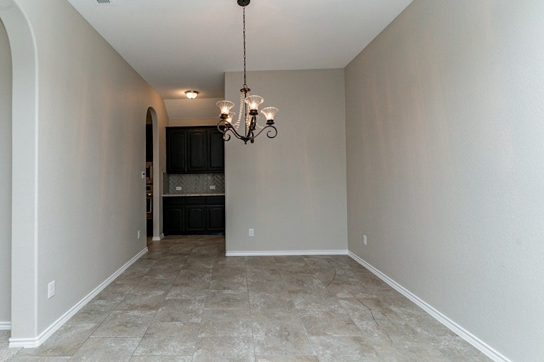 Photo 11 of 25 - 8945 Jewel Flower Dr, Fort Worth, TX 76131
