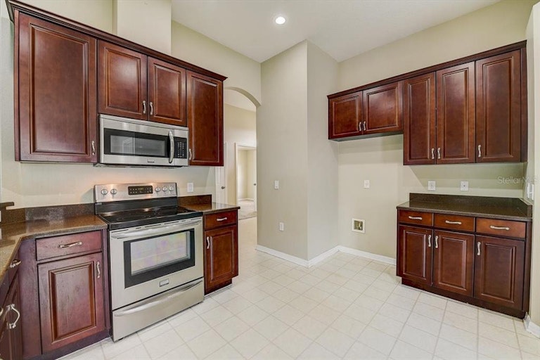 Photo 18 of 45 - 34510 Cliffcreek Ct, Wesley Chapel, FL 33545
