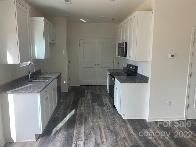 Photo 4 of 4 - 525 Brevard St, Statesville, NC 28677