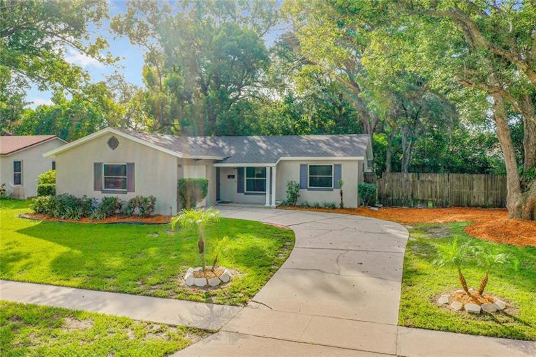 Photo 1 of 33 - 455 Sunrise Dr, Casselberry, FL 32707