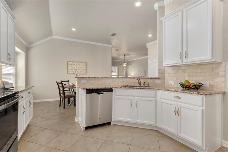 Photo 7 of 34 - 11416 Sadie St, Frisco, TX 75036