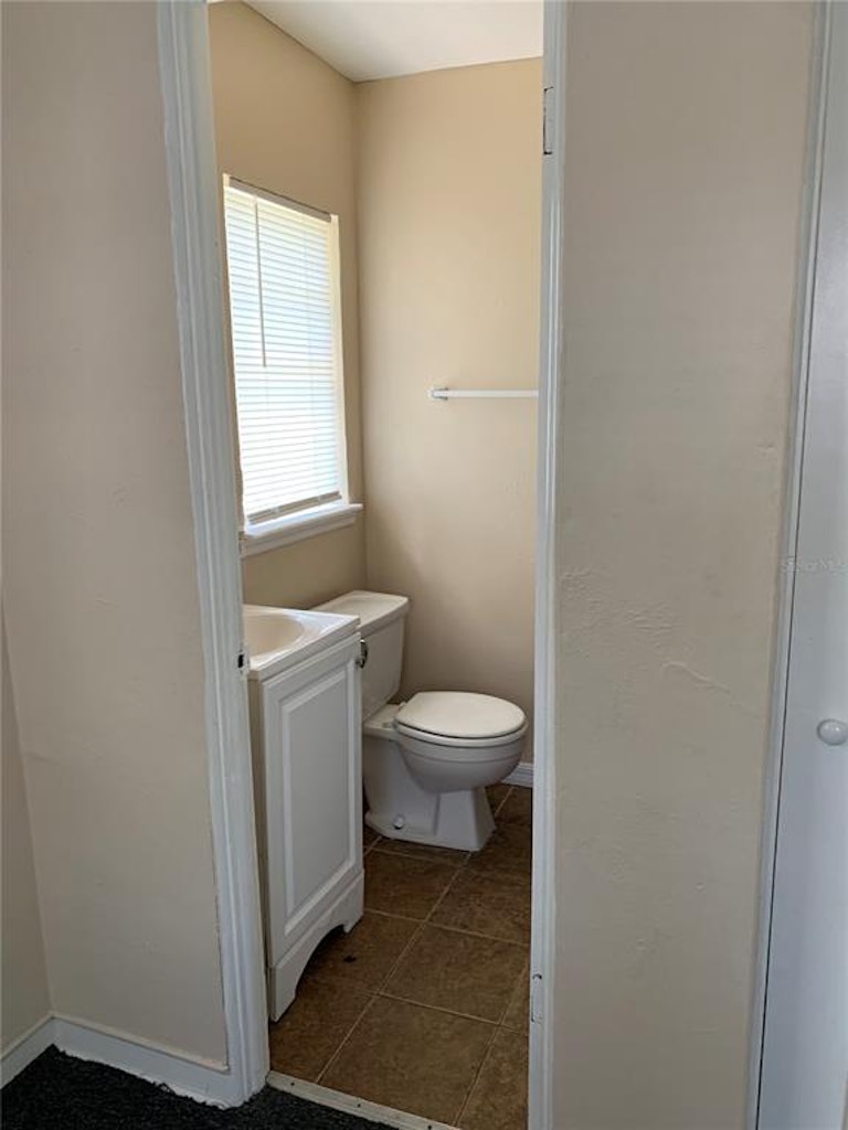 Photo 16 of 33 - 4107 Robbins Ave, Orlando, FL 32808