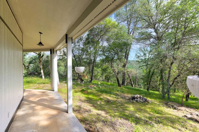 Photo 26 of 73 - 23236 Baker Ct, Auburn, CA 95602
