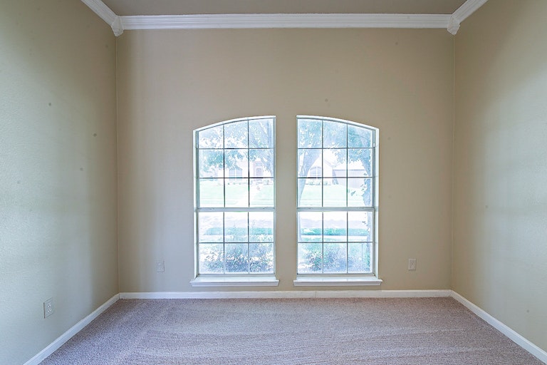 Photo 13 of 24 - 1412 Sunswept Ter, Lewisville, TX 75077