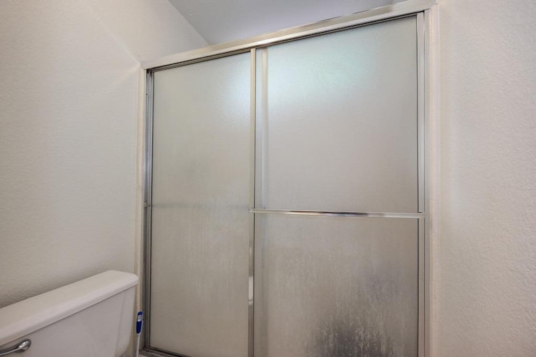 Photo 25 of 37 - 660 Tailwind Dr, Sacramento, CA 95838