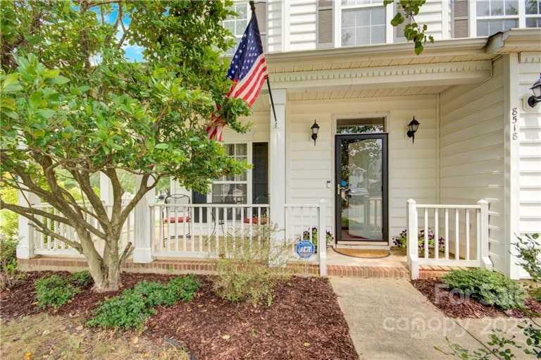 Photo 3 of 18 - 8518 Mineral Ridge Way, Charlotte, NC 28269