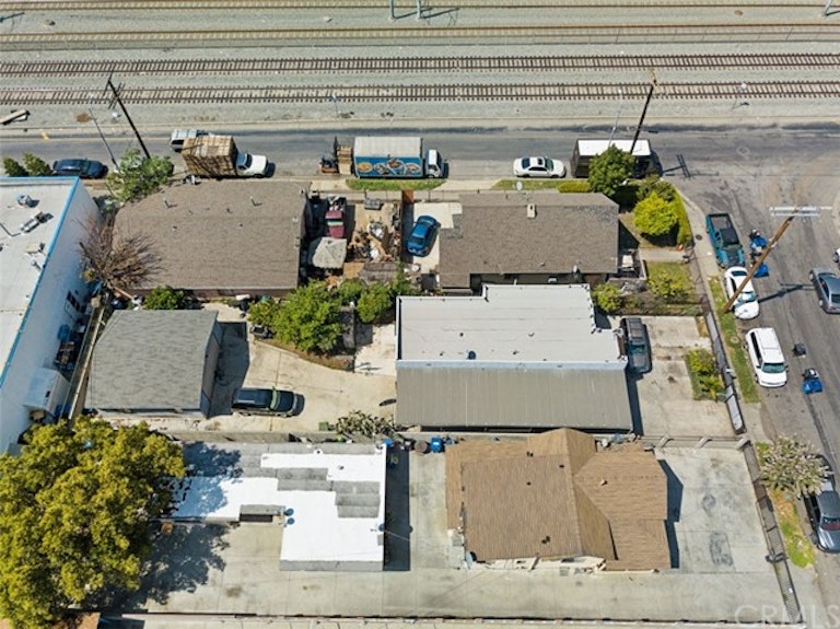 Photo 23 of 24 - 1706 E 43rd St, Los Angeles, CA 90058