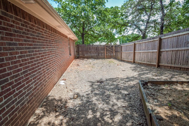 Photo 36 of 37 - 5514 Bradley Ct, Arlington, TX 76017