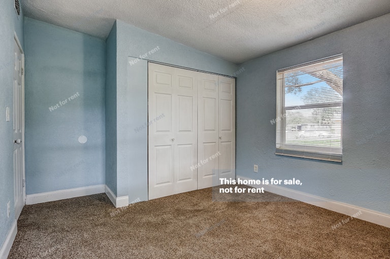 Photo 23 of 29 - 4030 Lockhart Dr N, Jacksonville, FL 32209