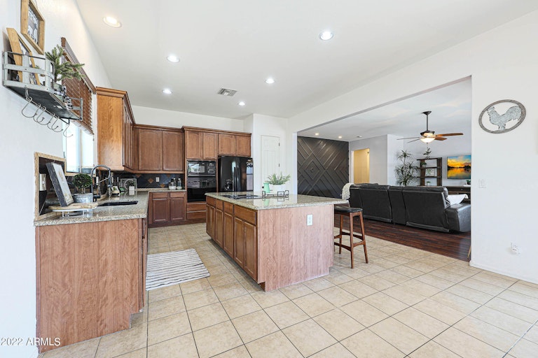 Photo 4 of 23 - 23342 N 120th Ln, Sun City, AZ 85373