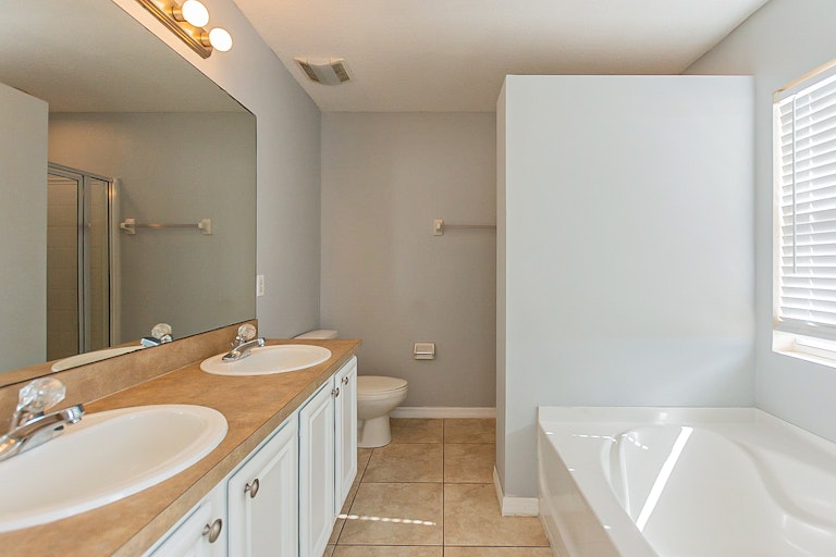 Photo 4 of 19 - 3209 Jackson Grey Rd, Kissimmee, FL 34746