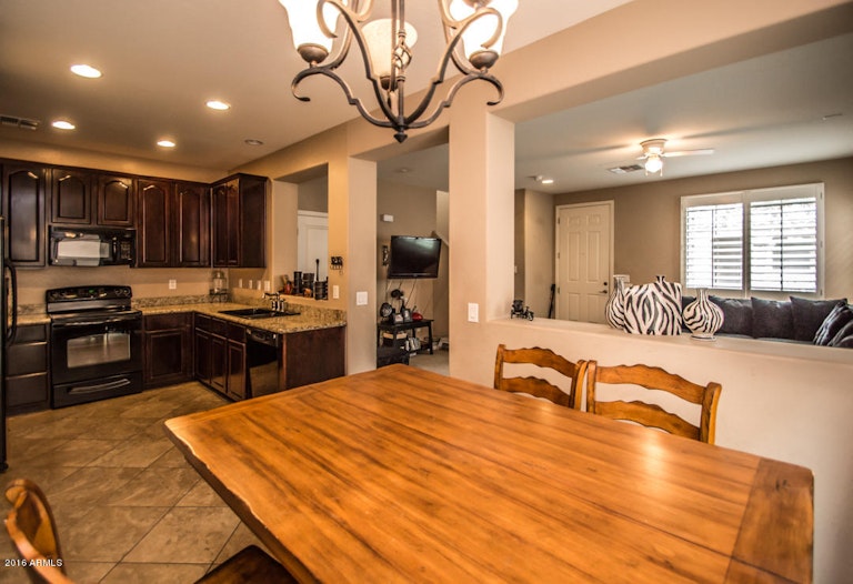 Photo 3 of 30 - 3913 S Napa Ln, Gilbert, AZ 85297