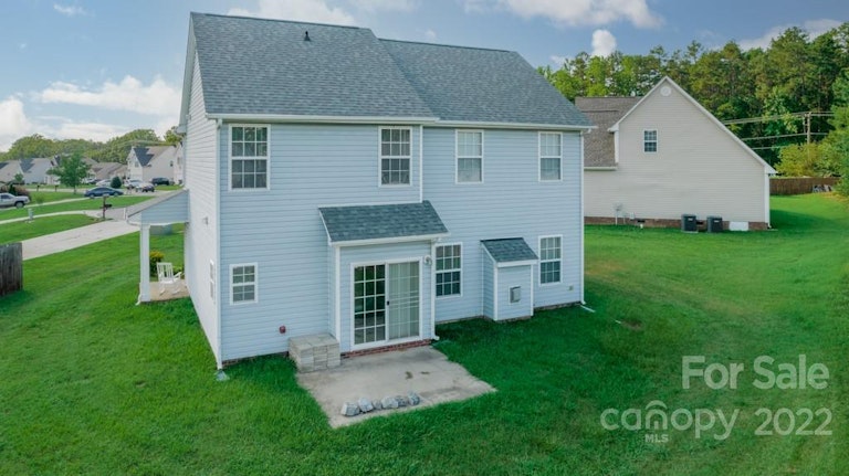Photo 3 of 28 - 2940 Ireton Pl, Kannapolis, NC 28083
