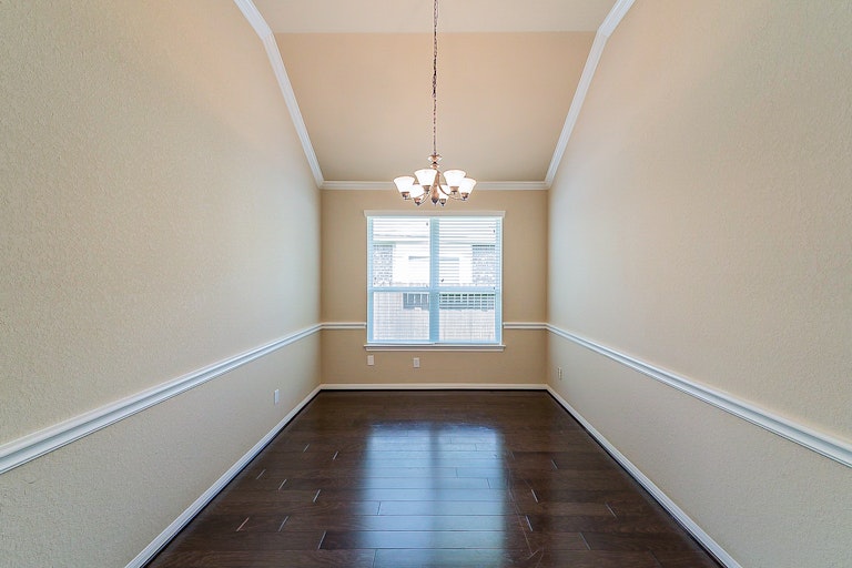 Photo 15 of 35 - 13707 Parkers Cove Ct, Houston, TX 77044