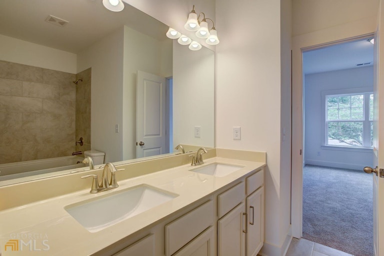 Photo 22 of 32 - 3001 Fairway Dr, Villa Rica, GA 30180