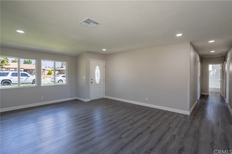 Photo 7 of 28 - 4767 San Bernardino St, Montclair, CA 91763
