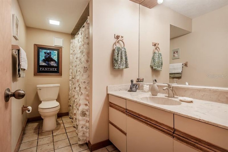 Photo 18 of 25 - 6943 Rivergate Ave, Temple Terrace, FL 33637