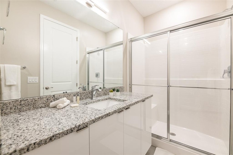 Photo 16 of 33 - 8004 Formosa Valley Pl, Kissimmee, FL 34747
